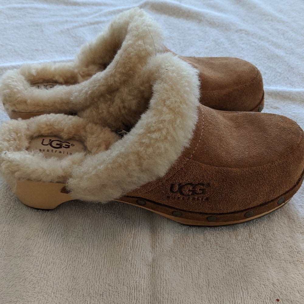 Ugh women's clogs, size 6